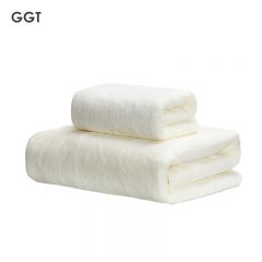 GGT 日本雪花绒浴巾不掉毛加厚款毛巾成人大浴巾速干男女洗澡裹巾套装 浅咖三件套 浴巾+毛巾+方巾乳白色
