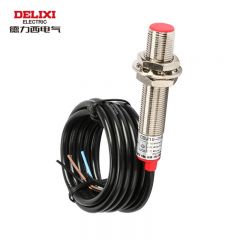 德力西电气 传感器三线NPN型常开限位开关距离感应器开关 接近开关 CDJ10-I1A12AN