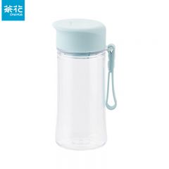 茶花（CHAHUA） 运动水杯塑料杯健身水壶带滤网随手杯儿童便携水杯带提绳400ML新款蓝色   B38002